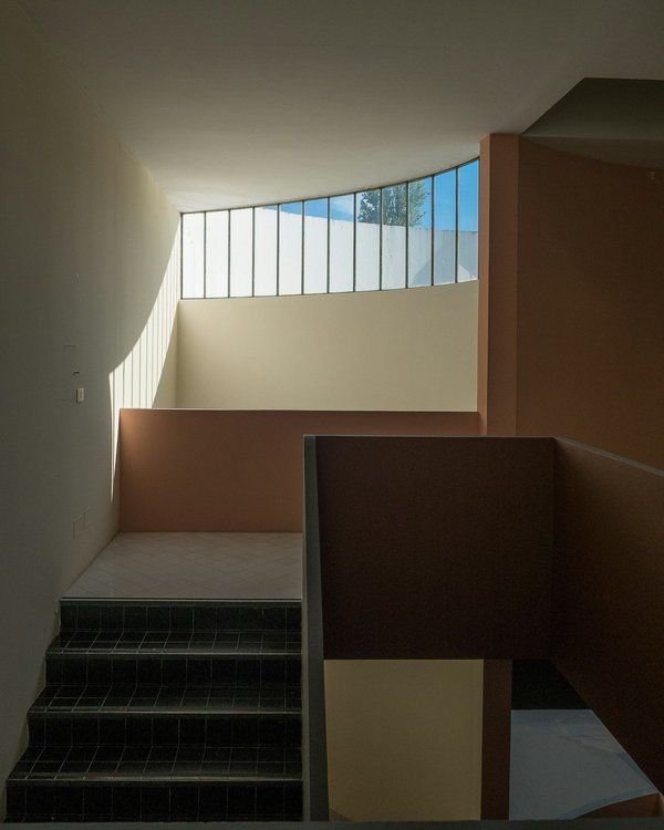 Les meilleures idées pour transformer votre escalier en bois au style industriel